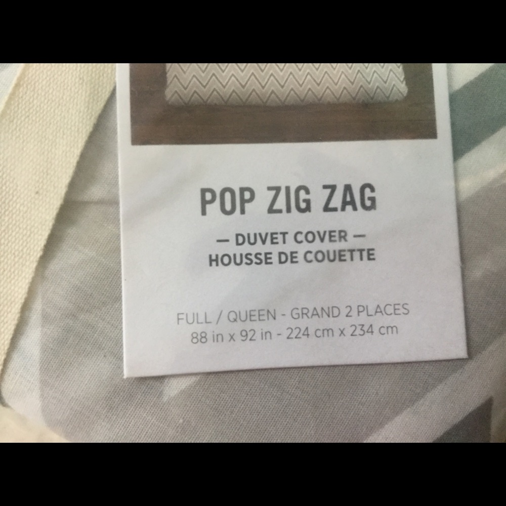 New in Packaging West Elm Duvet - Picture 3 of 6